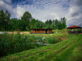 Domek na Mazurach nad stawem